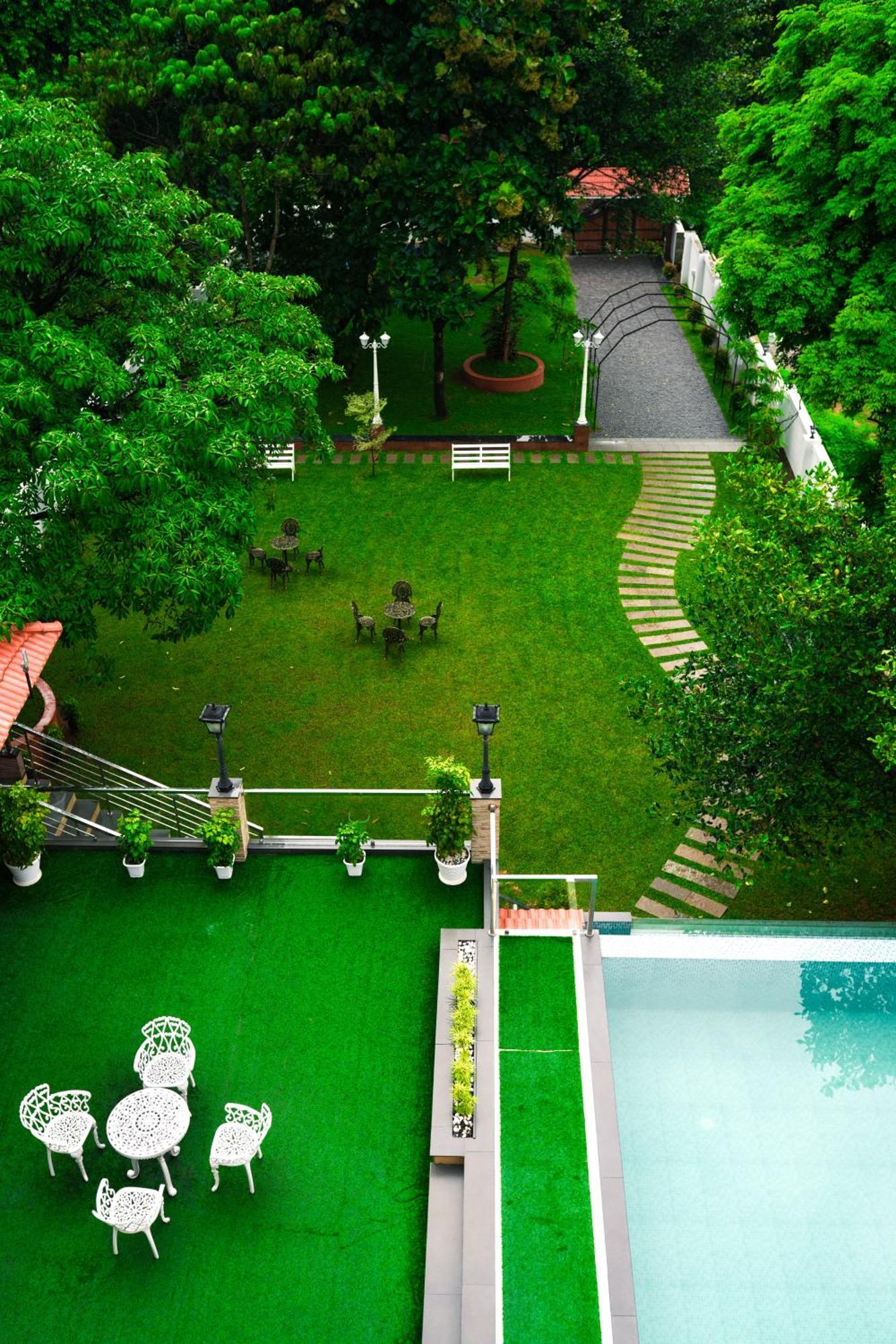 होटल Rainland 3*